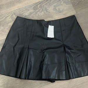 NWT Abercrombie vegan leather pleated skirt size L